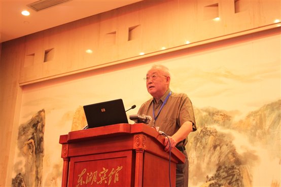 C:\Users\Administrator\Desktop\照片\课题组成员、宁津生院士作报告3.JPG